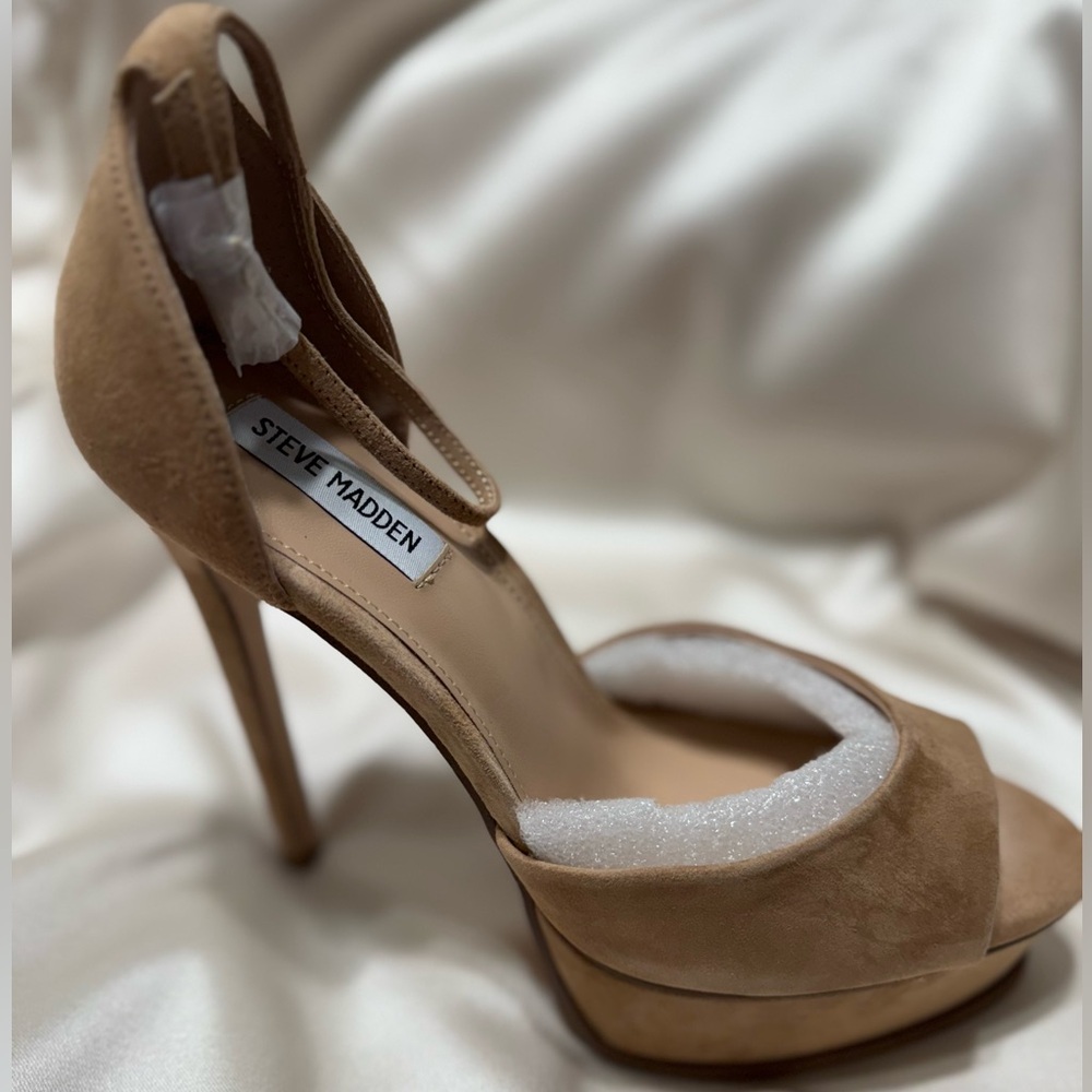 Steve Madden Keiko Camel Suede Heel